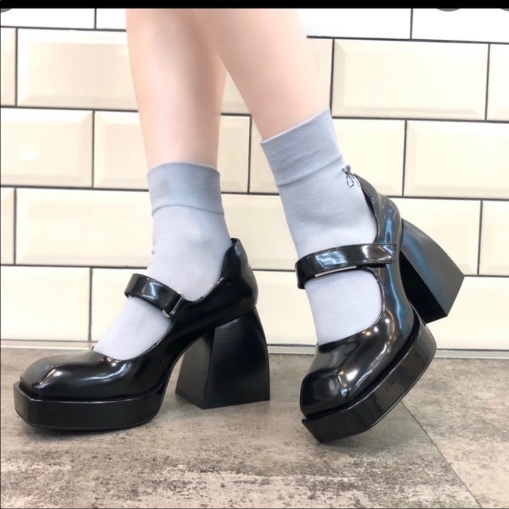Jeffrey Campbell Reine Platform Mary Jane Pump size 6.5